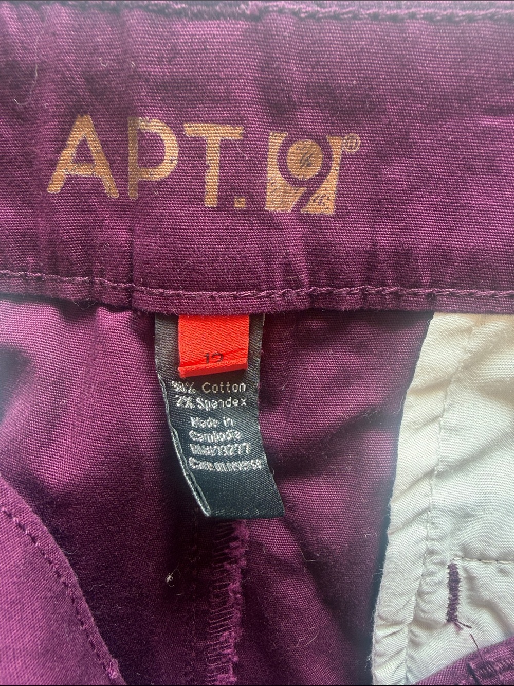 Woman’s Apt. 9 Plum High-Waist Casual Shorts, Size 12 - Picture 3 of 3